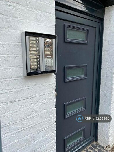 Studio To Rent In Holywell House, London, E11