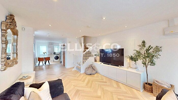 2 Bedroom End Of Terrace House To Rent In Locarno Road, Greenford, UB6