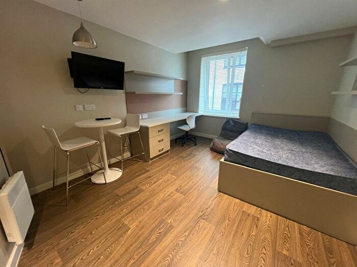 1 Bedroom House To Rent In Urban Study Melbourne, NE1
