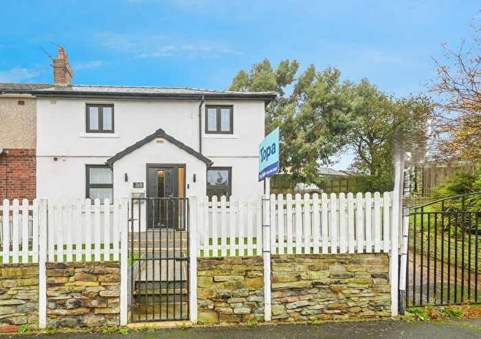 3 Bedroom Semi Detached House For Sale In Shetcliffe Lane, Bradford, BD4