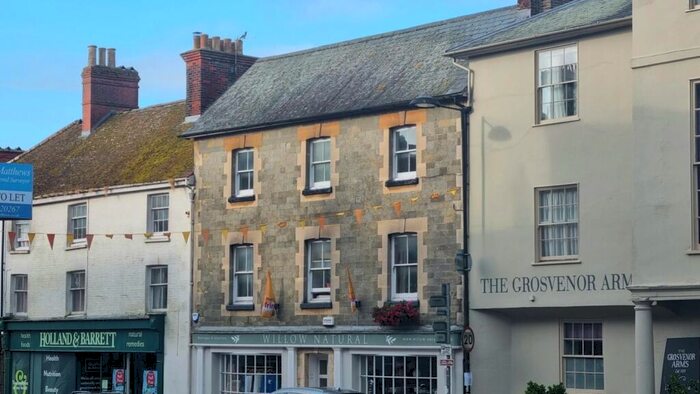 2 Bedroom Flat To Rent In Shaftesbury, High Street, SP7