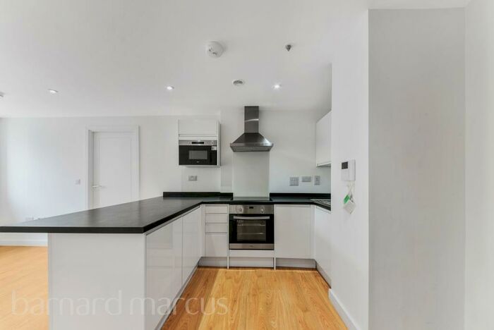 2 Bedroom Apartment To Rent In - Sydenham Road, Croydon, CR0