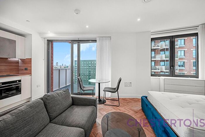 Flat To Rent In Makers Yard, East India And Lansbury, E3