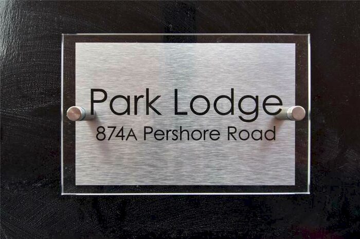 3 Bedroom Flat To Rent In Pershore Road, Selly Park, Birmingham, West Midlands, B29