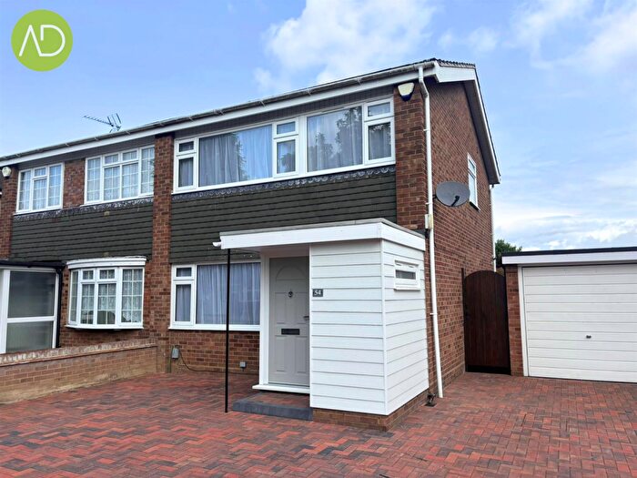 3 Bedroom Semi-Detached House To Rent In Granville Gardens, Hoddesdon, EN11