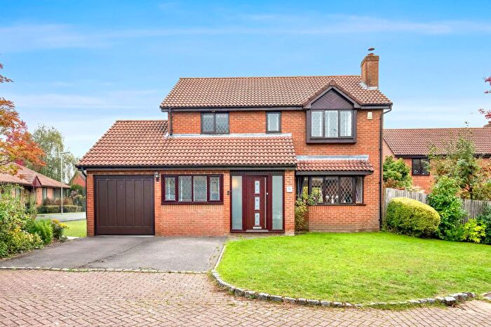 4 Bedroom Detached House For Sale In Hatch End, Windlesham, GU20