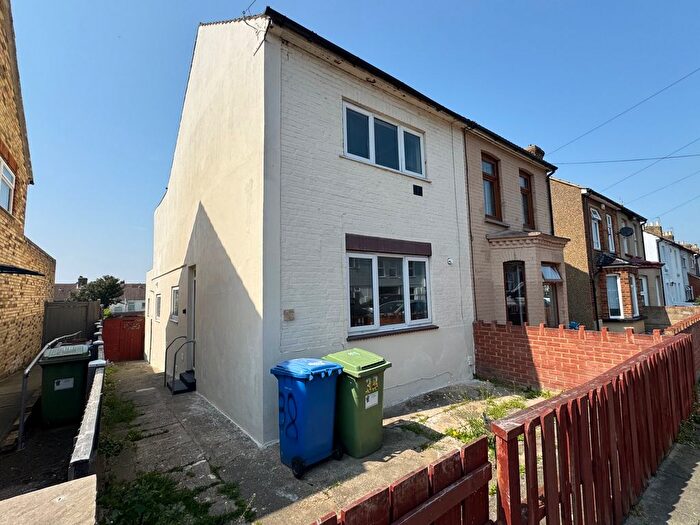 3 Bedroom Property To Rent In Cowper Road, Sittingbourne, ME10