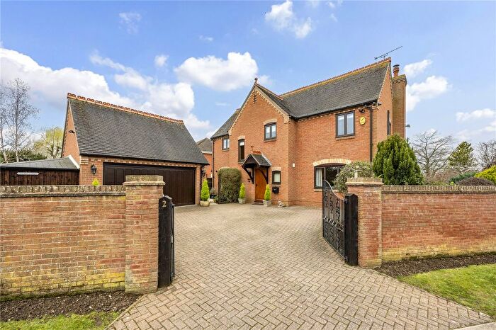 4 Bedroom Detached House For Sale In Penelope Gardens, Wickhamford, Worcestershire, WR11