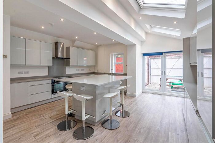 8 Bedroom Terraced House To Rent In £pppw - Sunbury Avenue, Jesmond, NE2