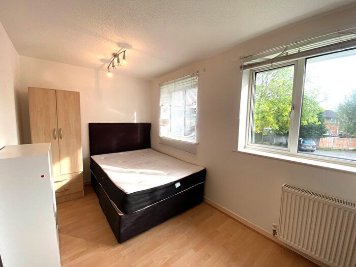 1 Bedroom Property To Rent In Brackenwood Mews, Wilmslow, SK9