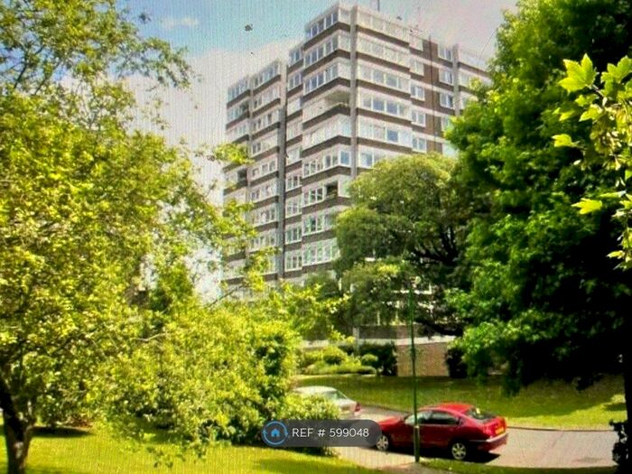 2 Bedroom Flat To Rent In Somerset House, London, SW19