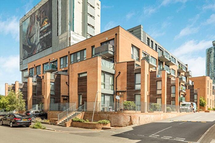 2 Bedroom Flat To Rent In Baltic Avenue, Brentford, TW8