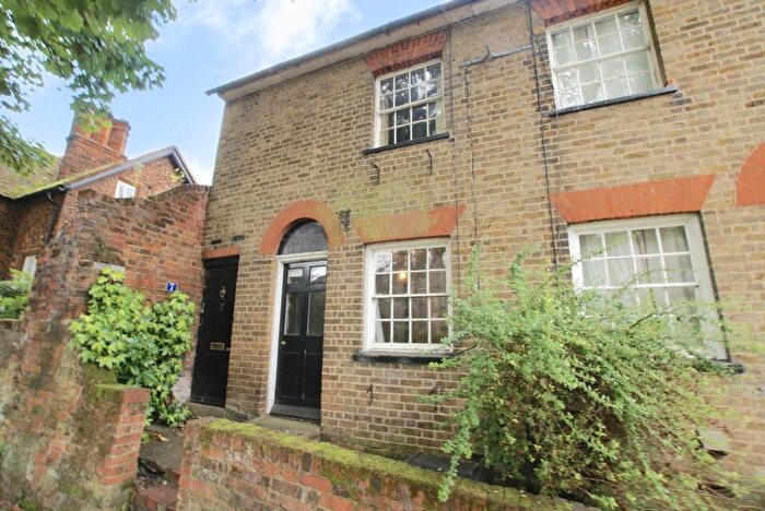 2 Bedroom Property To Rent In Church Street, Hatfield, AL9