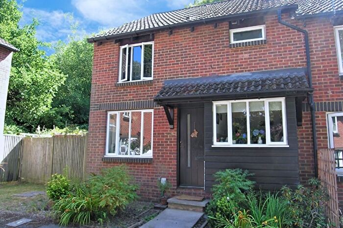 1 Bedroom Terraced House For Sale In Overthorpe Close, Knaphill, GU21