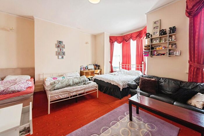 6 Bedroom Terraced House For Sale In Malvern Road, Southsea, Hampshire, PO5