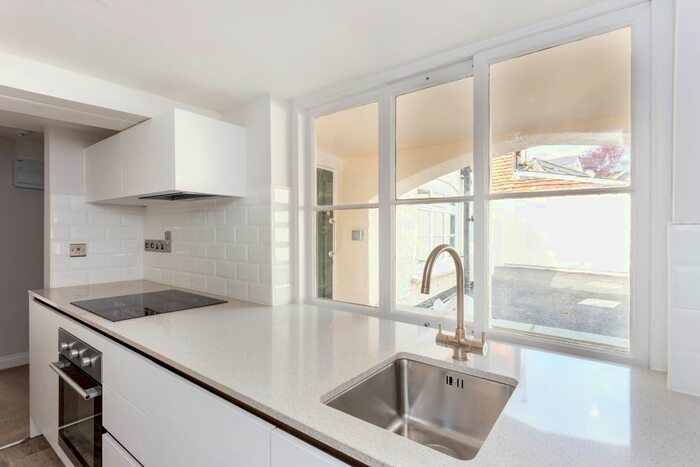 1 Bedroom Flat To Rent In London Road, Marlborough, SN8