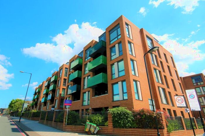 2 Bedroom Apartment To Rent In Clover Court, N4