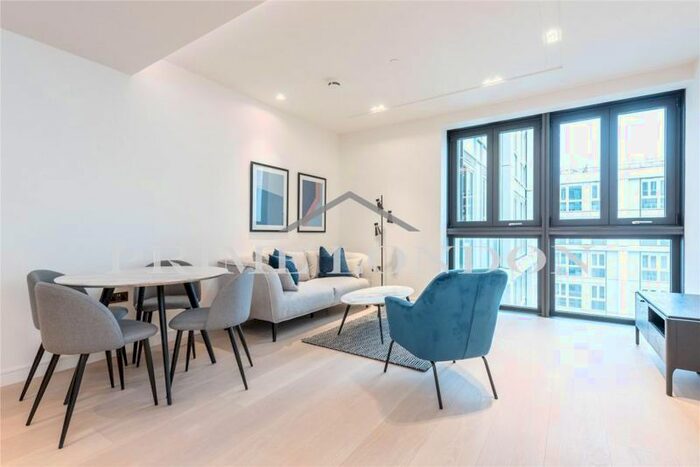 1 Bedroom Flat To Rent In Lincoln Square, Strand, London, WC2A