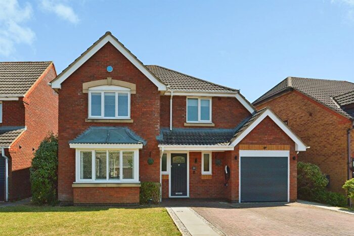 4 Bedroom Detached House For Sale In Diswell Brook Way, Deanshanger, Milton Keynes, MK19