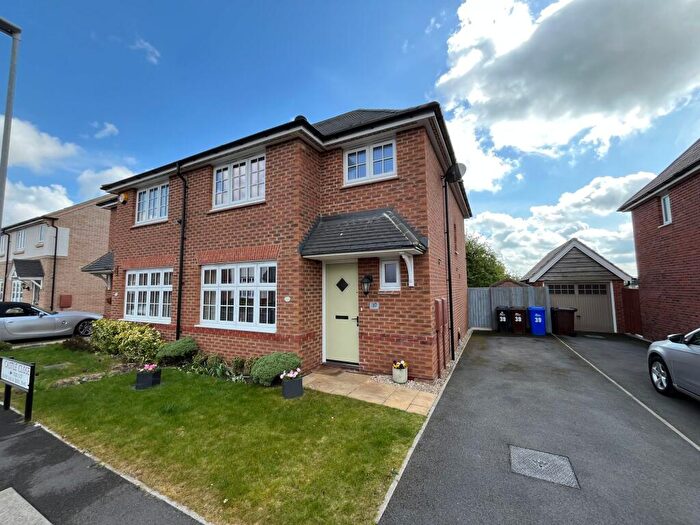 3 Bedroom Semi-Detached House To Rent In Castle Close, Stretton, DE13