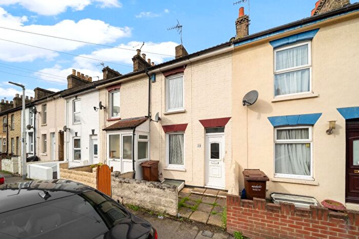 3 Bedroom Terraced House For Sale In Victoria Street, Gillingham, Kent, ME7