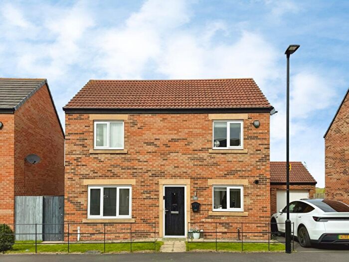 3 Bedroom Detached House For Sale In Moorfield Drive, Killingworth Village, Newcastle Upon Tyne, NE12