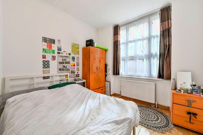 2 Bedroom Flat To Rent In Clerkenwell Road, Farringdon, London, EC1R