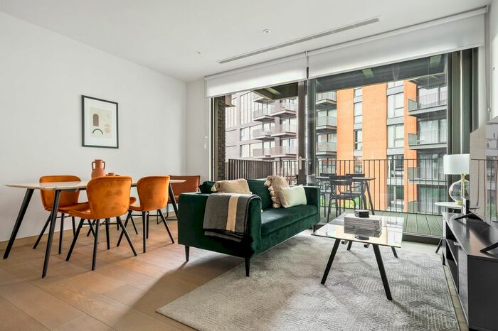 2 Bedroom Flat To Rent In Vauxhall, London, SW11