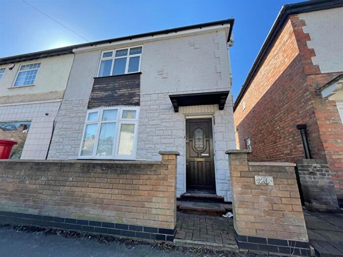 3 Bedroom Semi Detached House For Sale In Pullman Road, Wigston, LE18