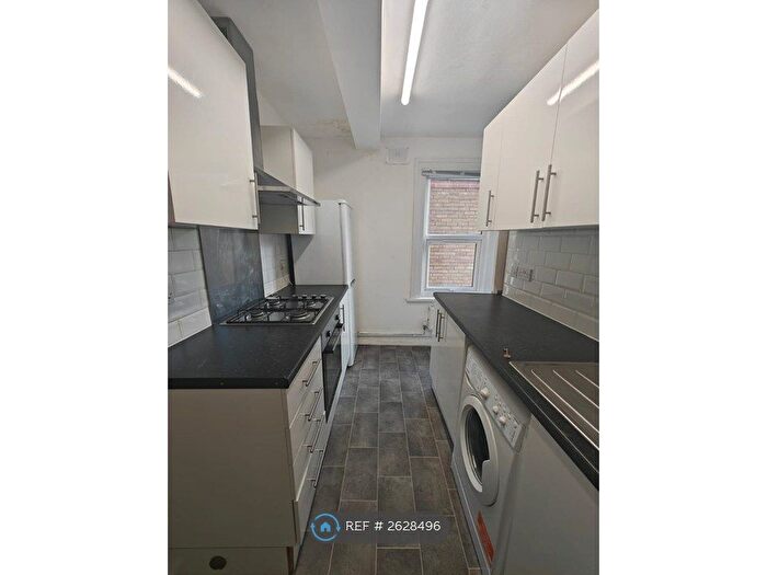 2 Bedroom Flat To Rent In Stainforth Road, London, E17