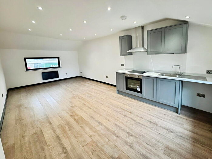 1 Bedroom Flat To Rent In Regent Street, Swindon, SN1