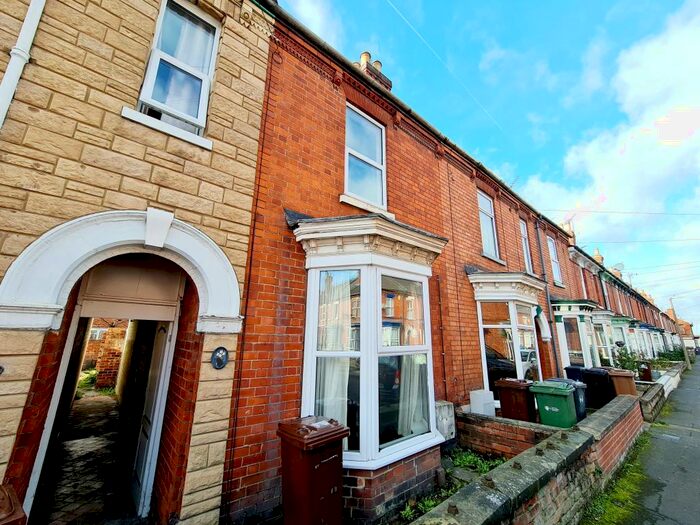3 Bedroom Terraced House To Rent In Foster Street, LN5
