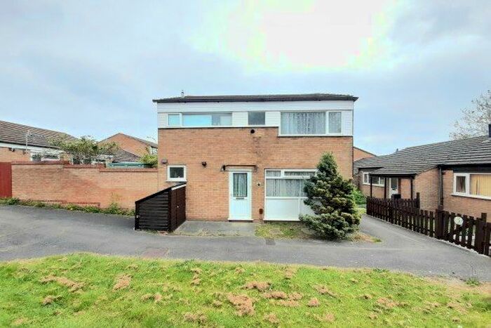 3 Bedroom Detached House To Rent In Downdean, Milton Keynes, MK6