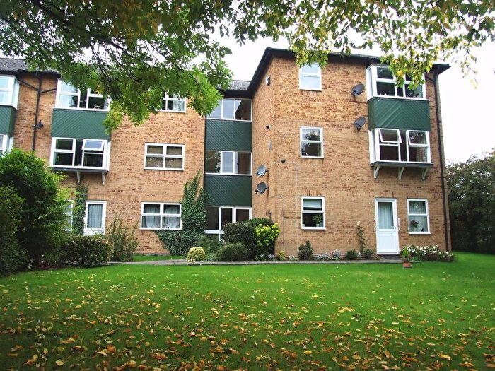 2 Bedroom Flat For Sale In Woosehill Court, Emmview Close, Wokingham, Berkshire, RG41