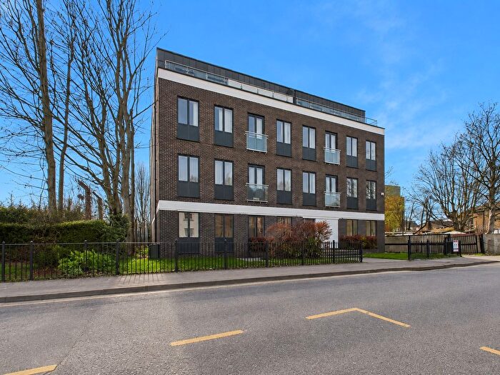 2 Bedroom Flat For Sale In Kings House, Browells Lane, Feltham, Middlesex, TW13