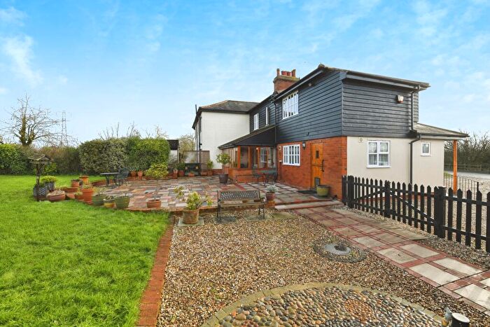 3 Bedroom Semi-Detached House For Sale In Highlands Hill, Mayland, Chelmsford, Essex, CM3