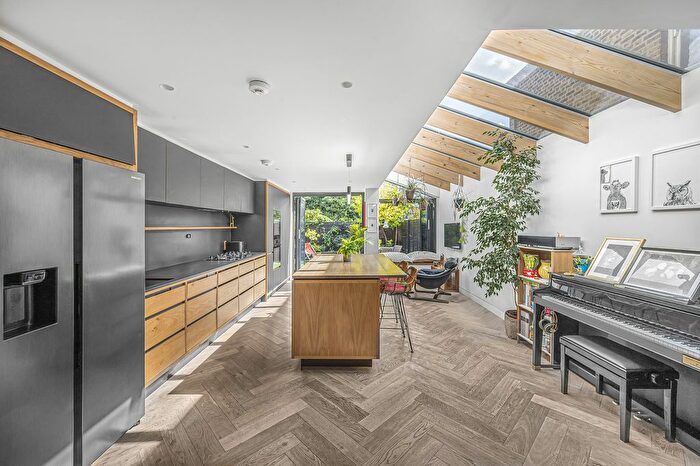 4 Bedroom Terraced House For Sale In Ivanhoe Road, London, SE5