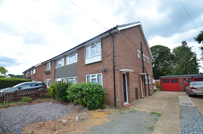 2 Bedroom Maisonette To Rent In Avondale Avenue, Staines-Upon-Thames, TW18