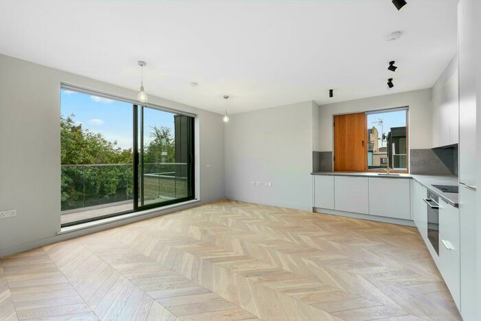 1 Bedroom Flat To Rent In Spire Mews, London, N4