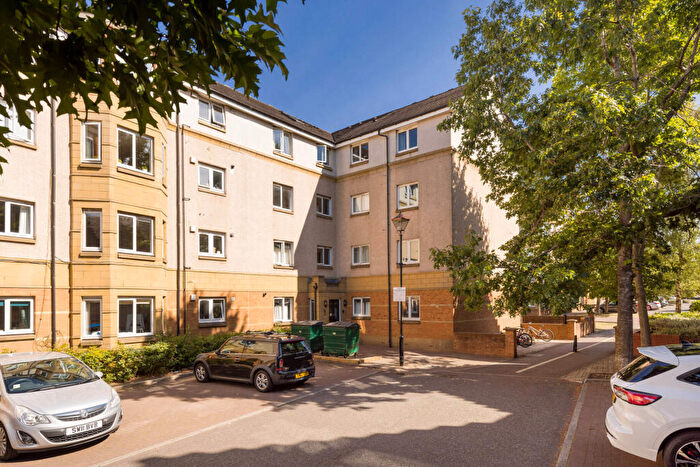 3 Bedroom Flat To Rent In , Duff Road, Edinburgh, EH11