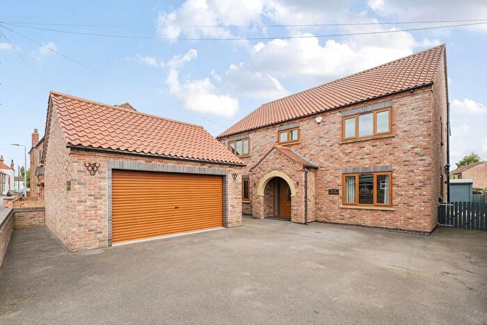 4 Bedroom Detached House For Sale In Mere Dyke Road, Luddington, Scunthorpe, DN17
