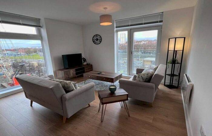2 Bedroom Flat To Rent In Glasgow Harbour Terraces, Glasgow, G11