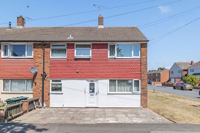 3 Bedroom End Of Terrace House For Sale In Beaver Lane, Ashford, Kent, TN23