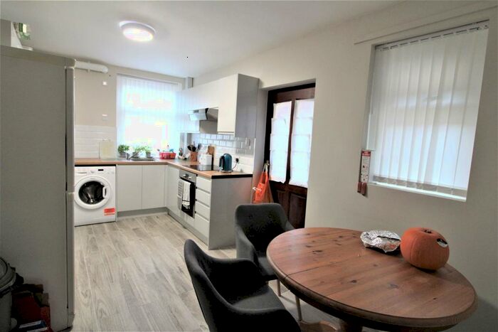 4 Bedroom Private Hall To Rent In Newsham Road, Lancaster, LA1