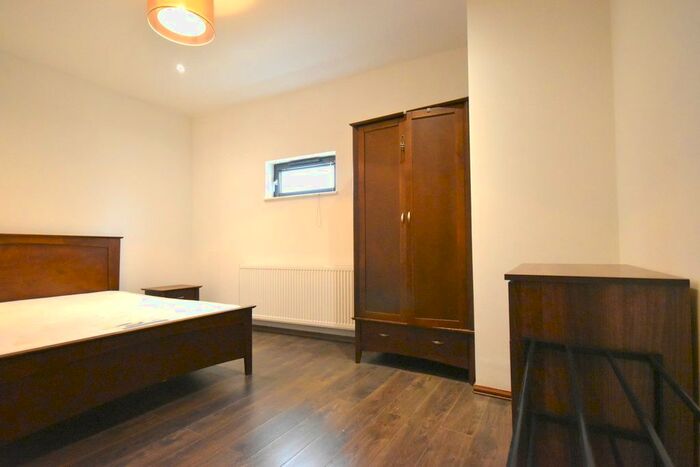 1 Bedroom Flat To Rent In Rye Lane, Peckham, SE15
