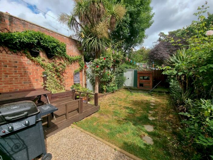 2 Bedroom Flat To Rent In Marquis Road, Bowes Park, N22