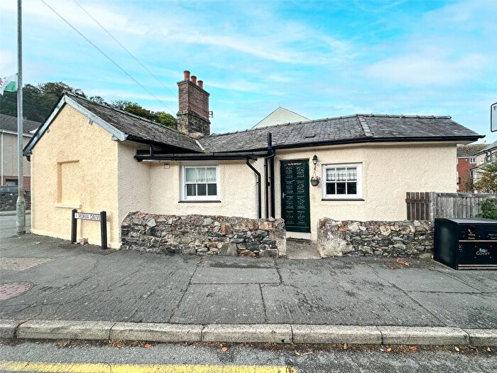 2 Bedroom Detached House For Sale In Morfa Drive, Conwy, LL32