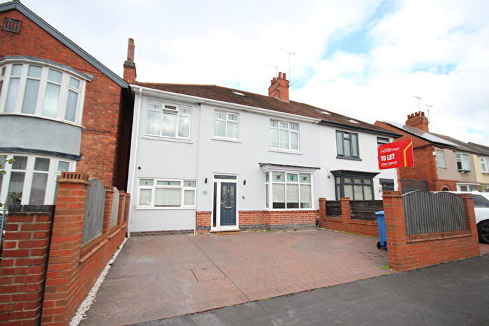 4 Bedroom Semi-Detached House To Rent In Swannington Street, Staffordshire, Burton Upon Trent, DE13