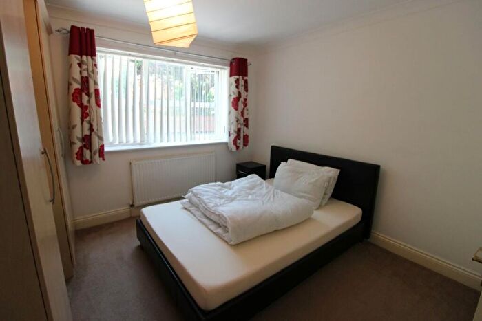 3 Bedroom Flat To Rent In St Albans Road, Bournemouth, BH8