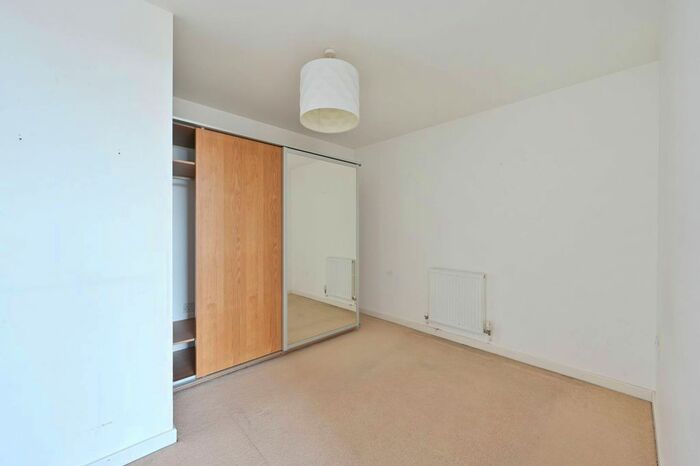 1 Bedroom Flat To Rent In Mapleton Road, Wandsworth, London, SW18